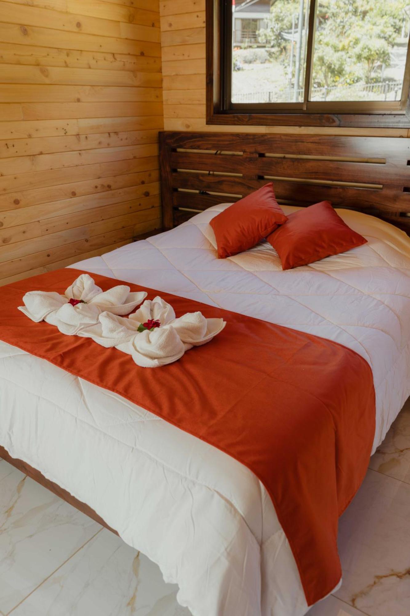 Cabinas El Quetzal Lodge *